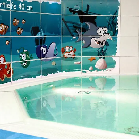 Familien Wellness Seeklause Mit Grossem Abenteuerspielplatz 