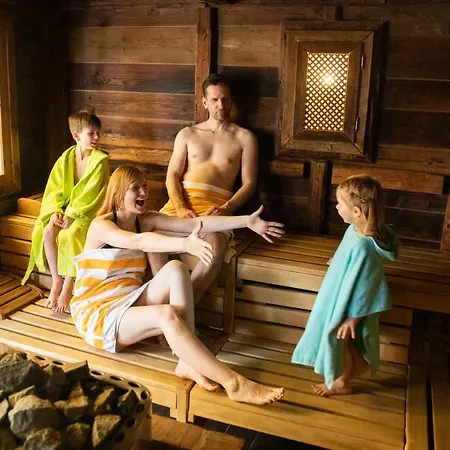 Hotel Familien Wellness Seeklause Mit Grossem Abenteuerspielplatz 