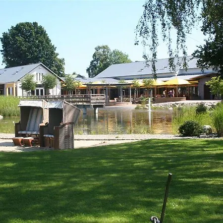 Familien Wellness Seeklause Mit Grossem Abenteuerspielplatz 