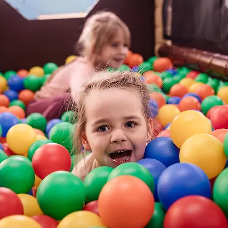 Familien Wellness Seeklause Mit Abenteuerspielplatz 4*